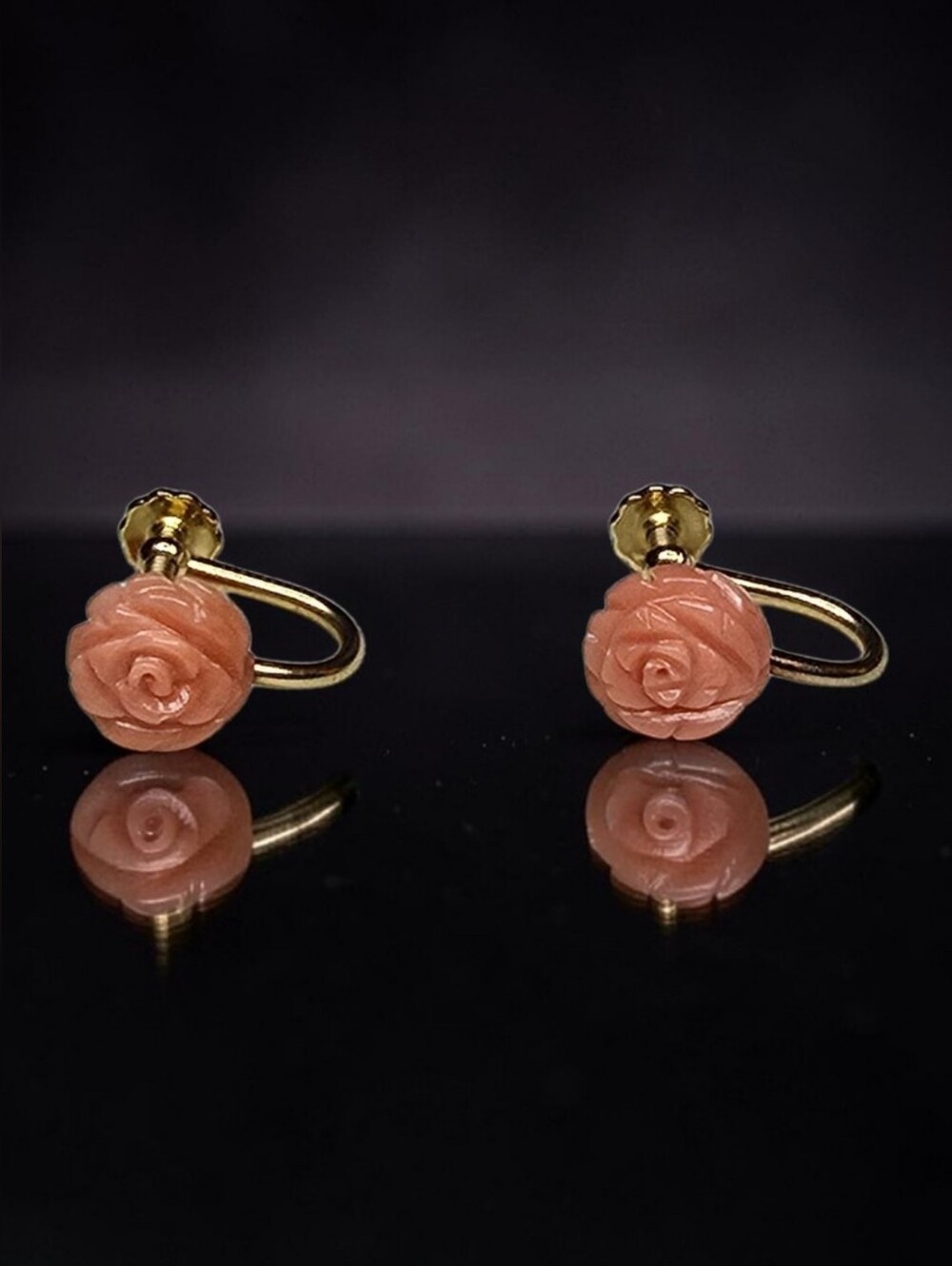 Vjntage Carved Natural Coral Rose Screw Back Earrings: 1/20 12KGF